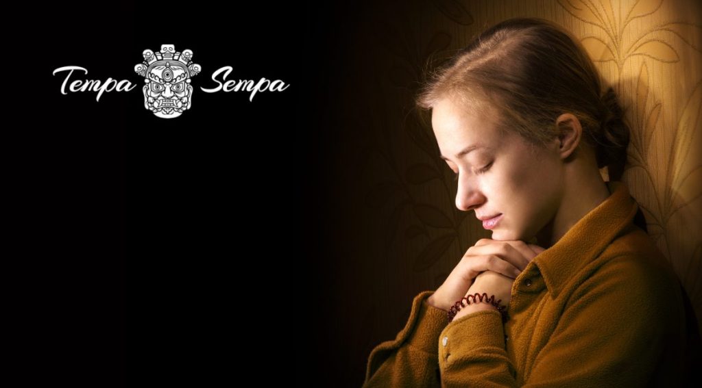 persona pensativa ensimismada en sus creencias