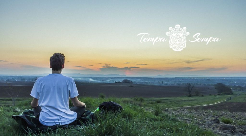 meditar en parajes naturales es un buen método para diluir el estrés