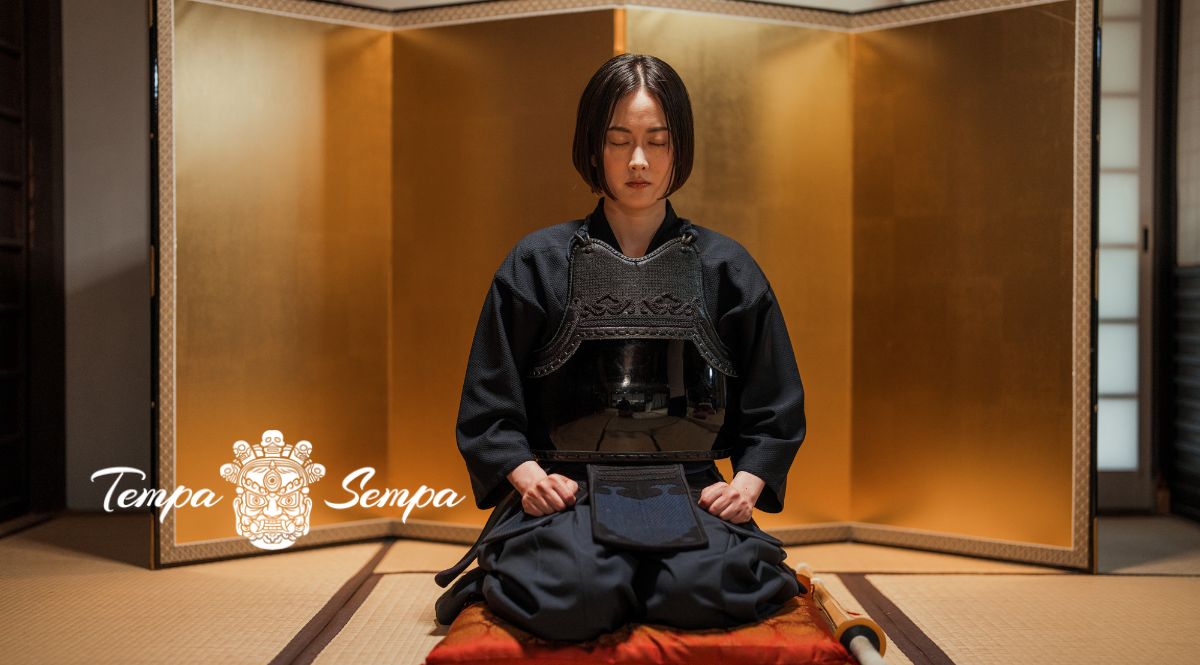 La disciplina enla meditación se podría asemejar a la disciplina marcial por su seriedad y rectitud